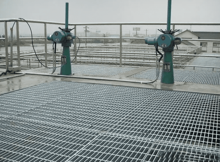 鍍鋅格柵板在污水廠里使用有什么特點(diǎn)？